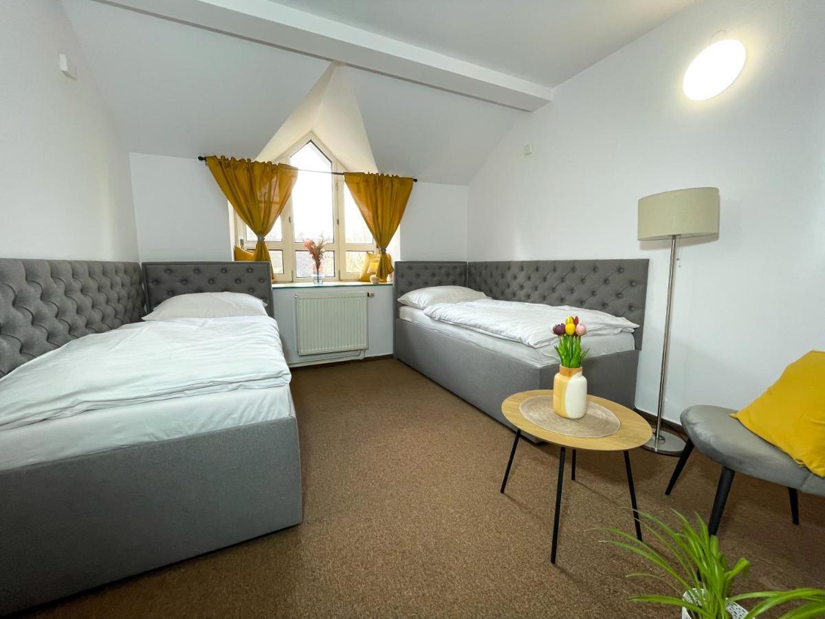 Hotel COLCHI Uničov Buitenkant foto