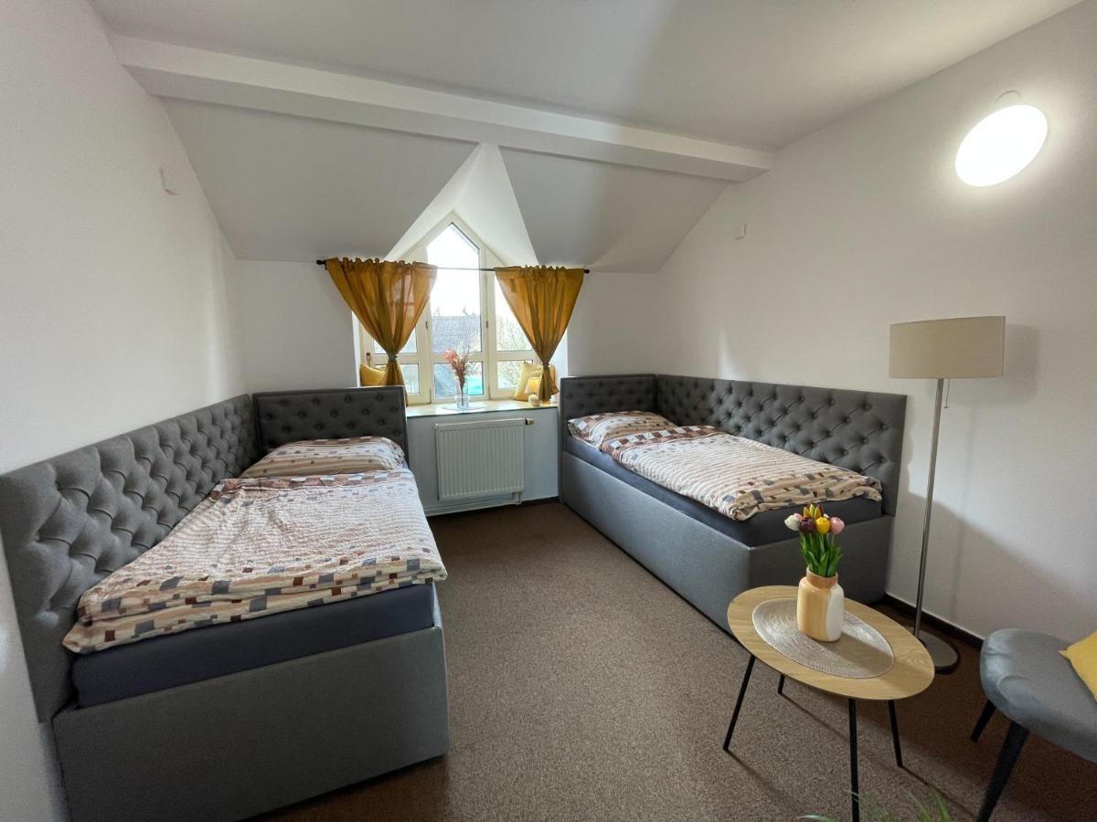 Hotel COLCHI Uničov Buitenkant foto