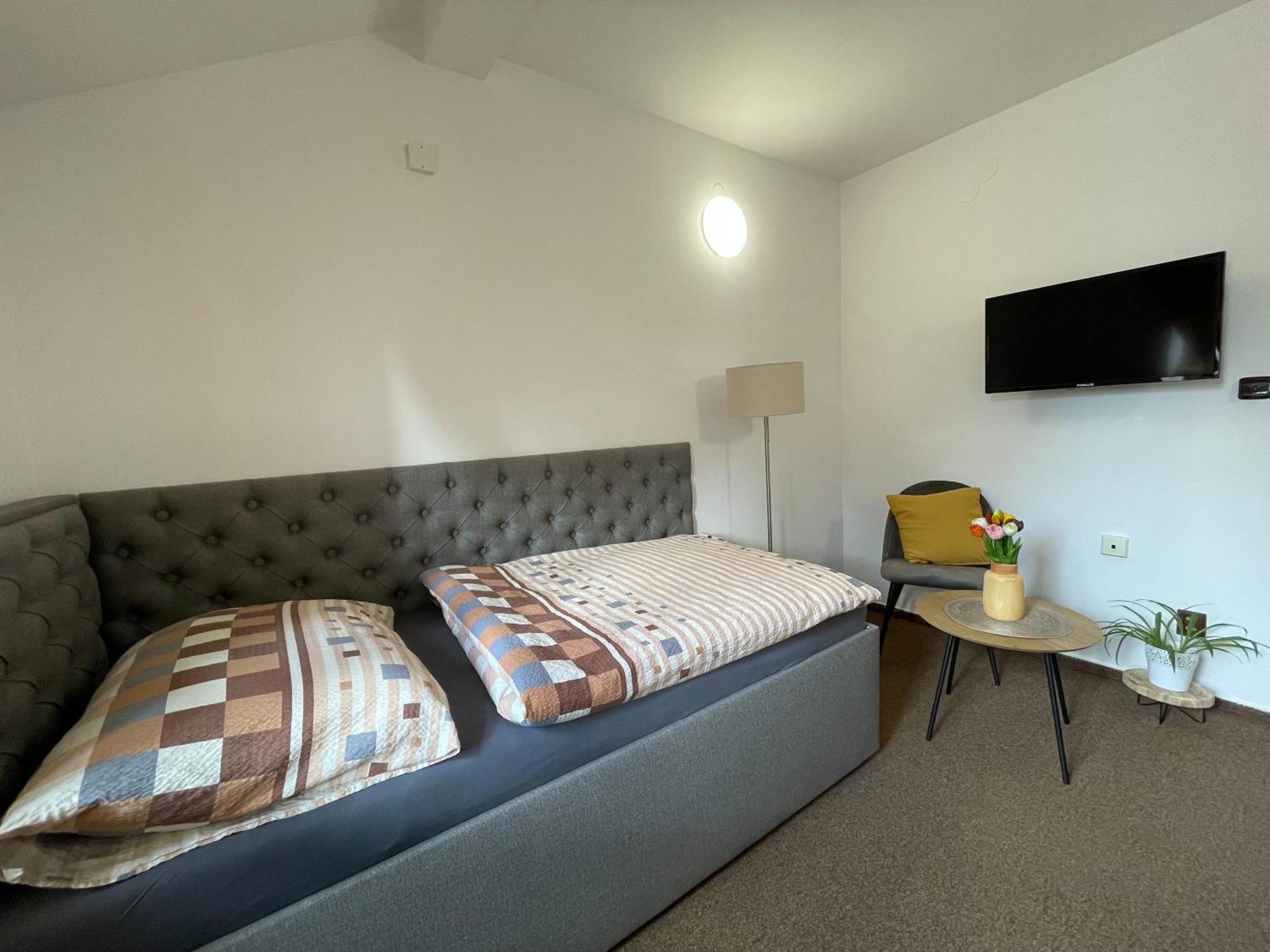 Hotel COLCHI Uničov Buitenkant foto