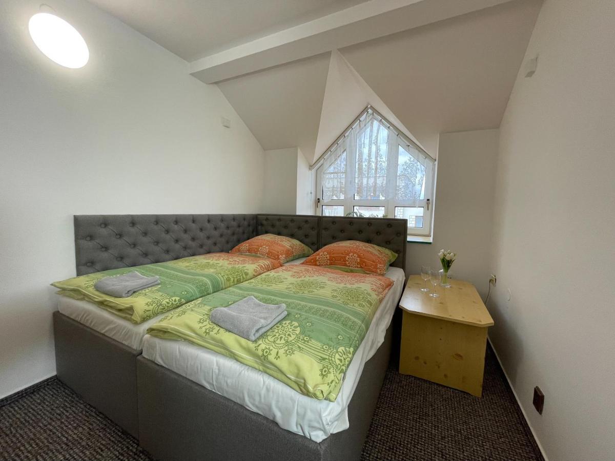 Hotel COLCHI Uničov Buitenkant foto