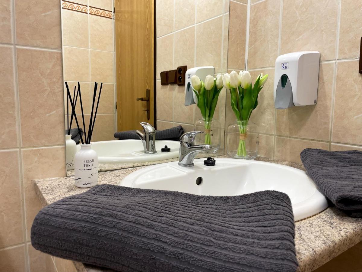 Hotel COLCHI Uničov Buitenkant foto