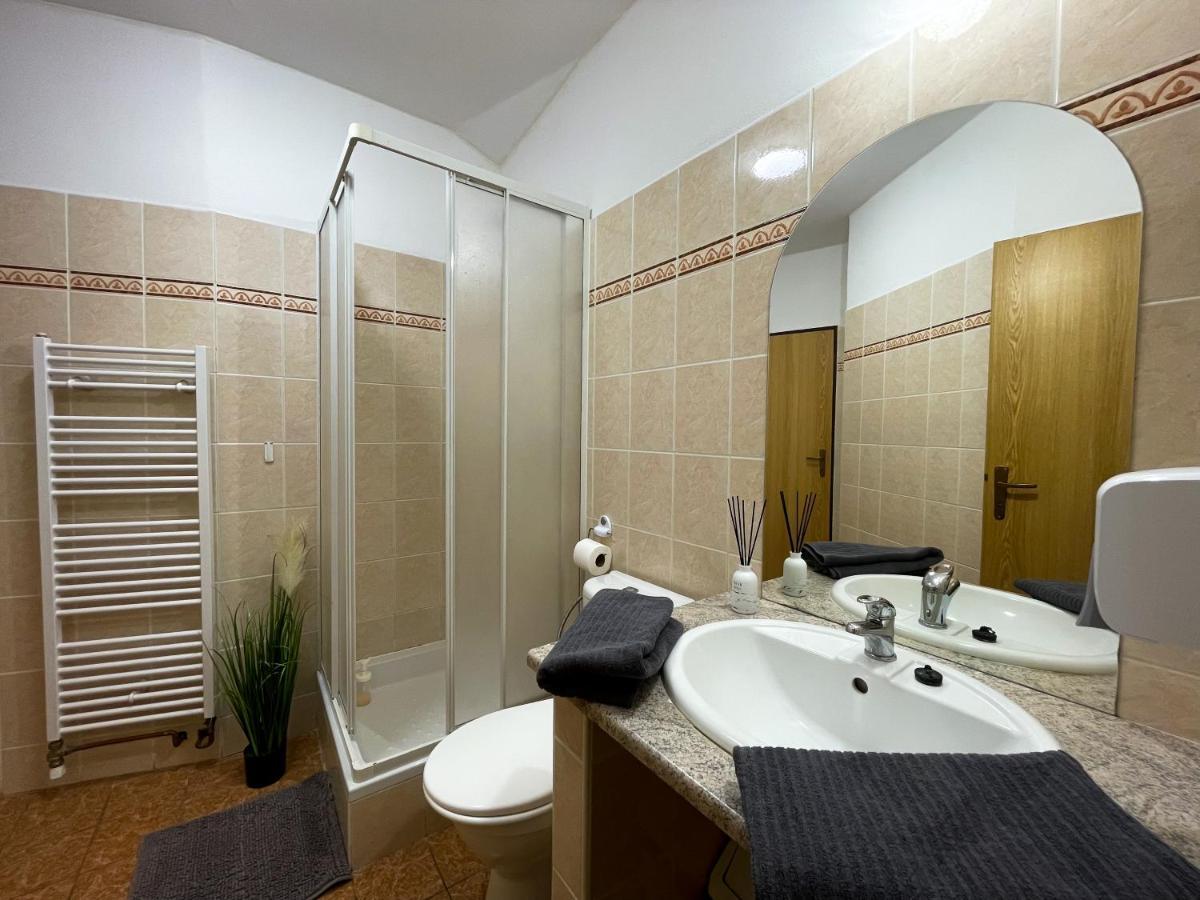 Hotel COLCHI Uničov Buitenkant foto